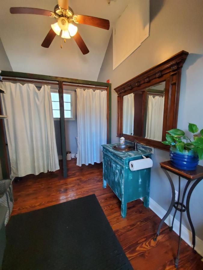 Macarty House, A Bohemian Resort With Pool And Cabana Bar New Orleans Exterior photo